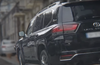 Bihus.info: Арахамія їздив за кордон на авто підозрюваного в двох справах бізнесмена Кауфмана