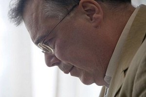Бывшего премьер-министра Исландии отдали под суд из-за кризиса