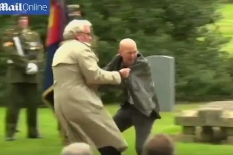 Посол Канады в Ирландии применил навыки охранника