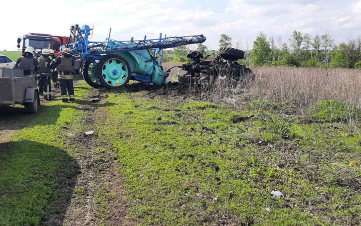 На Харківщині трактор наїхав на міну