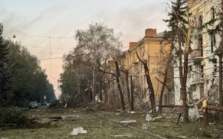 Росія вдарила по центру Краматорська, є 9 поранених
