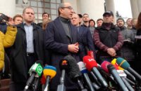 Забаррикадировавшиеся в Харьковской ОГА предупреждают, что Кернес готовит силовой разгон