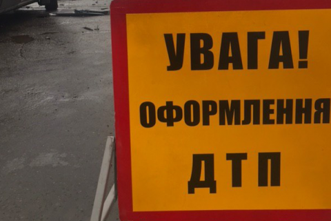 В Мариуполе автомобиль патрульной полиции, который помогал эвакуировать тяжелораненых бойцов, попал в ДТП 