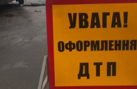 У Маріуполі автомобіль патрульної поліції, який допомагав евакуювати двох тяжкопоранених бійців, потрапив у ДТП