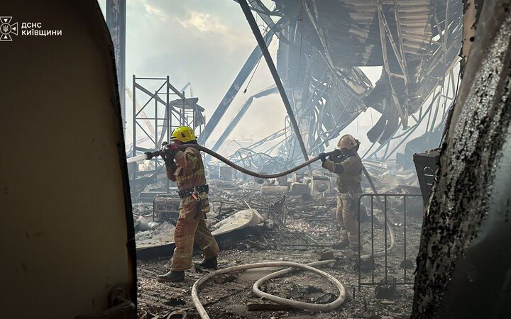 Головне за ніч та ранок четверга, 6 серпня: удар по залізничній станції у Лозовій, понад 260 боєзіткнень, атака на мирне судно 