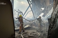 Головне за ніч та ранок четверга, 6 серпня: удар по залізничній станції у Лозовій, понад 260 боєзіткнень, атака на мирне судно 