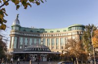 Офісну будівлю біля ОП продали донькам міністра часів Януковича майже за безцінь