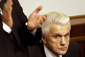 Литвин опасается противостояния наоборот из-за красных флагов