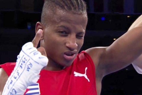 Двукратный чемпион мира по боксу Аргилагос совершил побег из расположения сборной Кубы