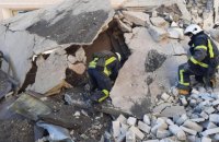 В Харькове в результате вражеских обстрелов пострадали здание вуза и жилые дома, есть жертвы