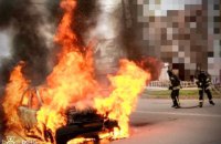 Російський дрон атакував цивільне авто у Херсоні