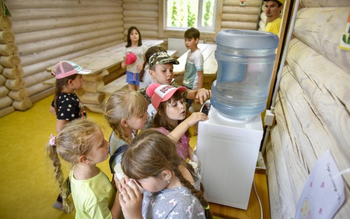Постраждалі від війни діти з Києва відправились на відпочинок за кордон