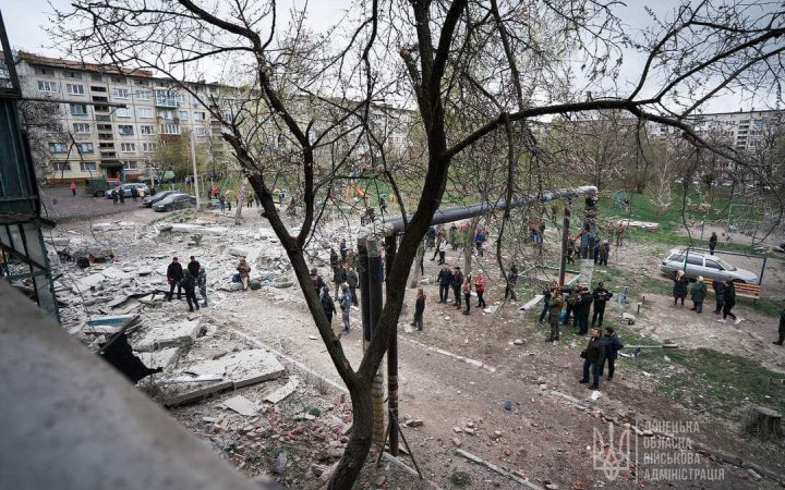 У Слов'янську дістали з-під завалів тіла ще двох людей, наразі відомо про 11 загиблих та 23 поранених (оновлено)