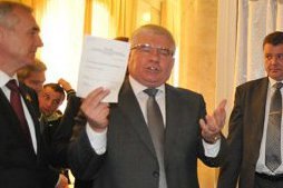 Чечетов перевіряв бюлетені під час голосування за Лутковську