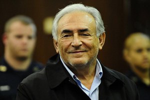 49% французов хотели бы возвращения Стросс-Кана в политику - опрос