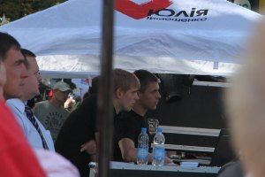 В Днепропетровске демонтировали палатки "Батькивщины"