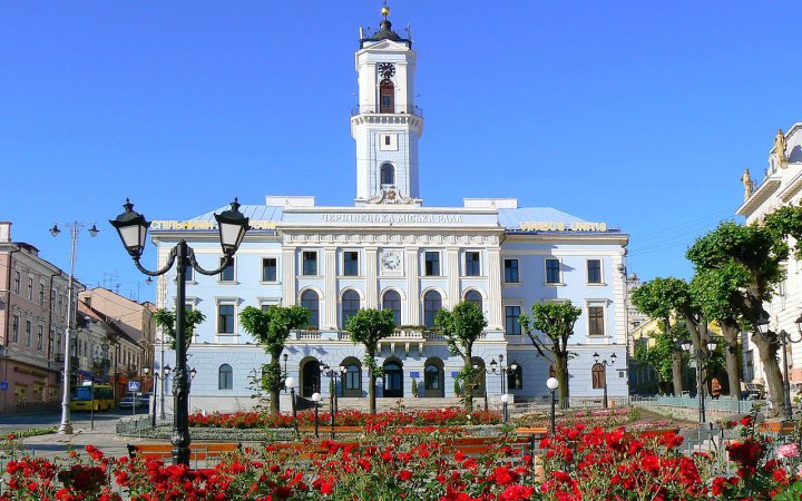 Чернівецька міськрада заборонила публічне використання російськомовного культурного продукту на території громади