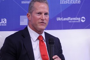 Украину нужно переводить к экономике знаний, - Кейси
