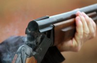 В Киевской области разыскивают мужчину, который расстрелял своих коллег из ружья