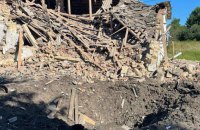 На Сумщині окупанти обстрілами зруйнували школу