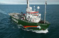 Украинского повара с судна Greenpeace арестовали из-за отказа дать показания