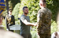 Зеленський вручив нагороди людям, завдяки яким Україна зберігає свою незалежність