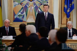 Янукович обвинил министра в бездеятельности
