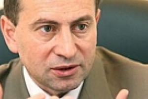 Ющенко улетел в Туркменистан с чиновниками и музыкантами