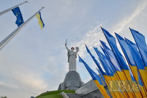 Миссия ЕС завершила оценку готовности Украины к "промышленному безвизу"