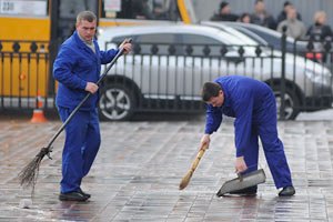 В Киеве слишком много руководителей, но не хватает дворников, - центр занятости