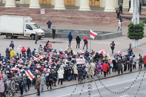 В Минске проходит марш пенсионеров и медиков, есть задержанные