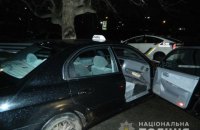 В Киеве иностранцы напали на таксиста и скрылись на его автомобиле 
