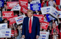 З Трампа зняли три звинувачення у штаті Джорджія – залишилося ще десять 