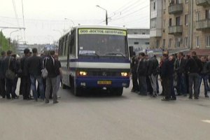 В Краснодоне снова появились блокпосты – на них дежурят журналисты российских каналов