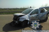Под Одессой иномарка въехала в отбойник, в результате чего погиб 10-летний мальчик