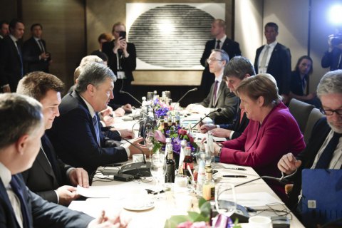 Порошенко в Мюнхене провел переговоры с Меркель