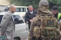 ​У Вінниці затримали чиновників за підозрою в організації незаконної легалізації іноземців