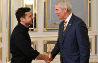 "У нас дві війни - війна з Росією і війна з корупцією", - Зеленський під час зустрічі з сенатором США