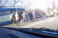 Возле Симферополя российский "Тигр" врезался в троллейбус: есть пострадавшие 
