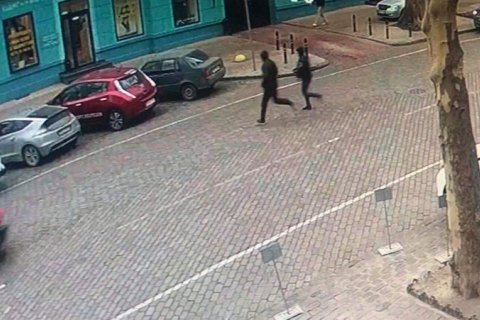 В Одессе грабители отобрали у прохожего сумку с деньгами и случайно забежали в полицию