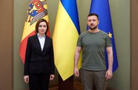 Санду вручила Зеленському в Кишиневі найвищу відзнаку Молдови