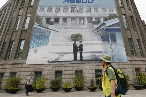 Представители Южной Кореи приехали в КНДР для подготовки встречи лидеров стран