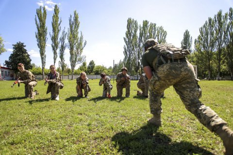 Минобороны может сократить список профессий с обязательным военным учетом для женщин