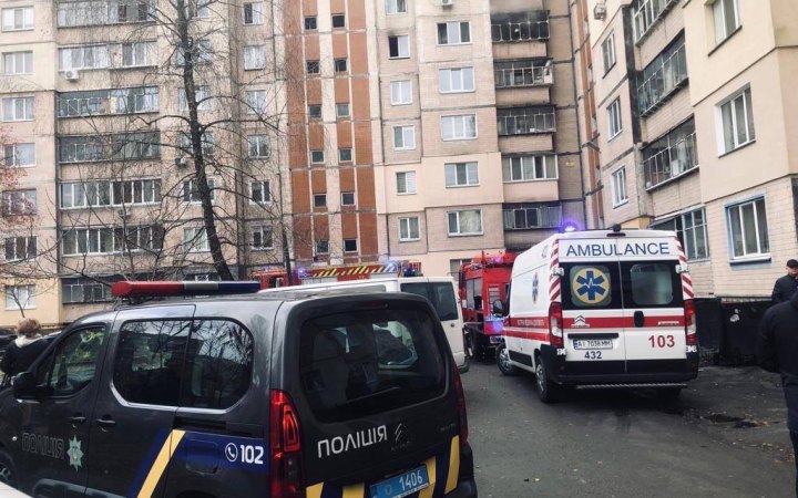 У Києві 12-річна дівчинка випала з вікна багатоповерхівки