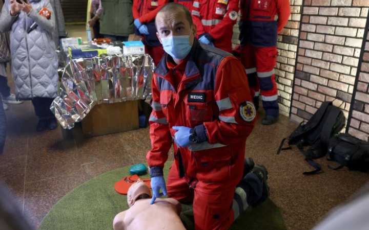 Сьогодні у Києві на станціях метро проведуть тренінги з основ домедичної допомоги 