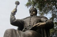 В Полтаву привезли памятник Мазепе (Добавлено видео)