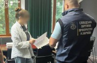 У Харкові 22-річну жінку підозрюють у неодноразовому побитті своєї новонародженої доньки
