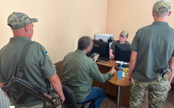 Українця із сирійським паспортом підозрюють у спробі підкупу прикордонниці