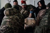 Міноборони планує у цьому році відійти від практики, коли аптечки привозять на фронт волонтери