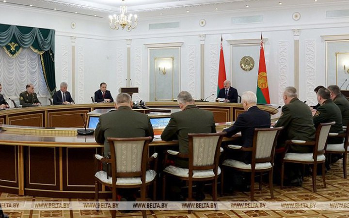 ​Лукашенко заявив, що Україна "під будь-яким приводом намагається втягнути війська НАТО у війну"
